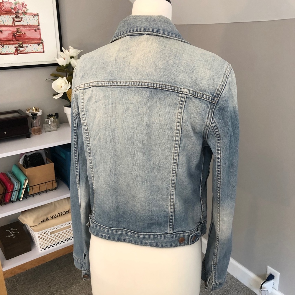 Old Navy Light-Wash Denim Jacket - Picture 3 of 5